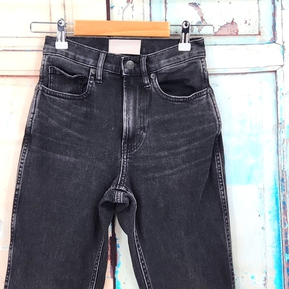 Everlane The Cheeky Bootcut Cropped Jeans in Washed Black - Picture 3 of 7